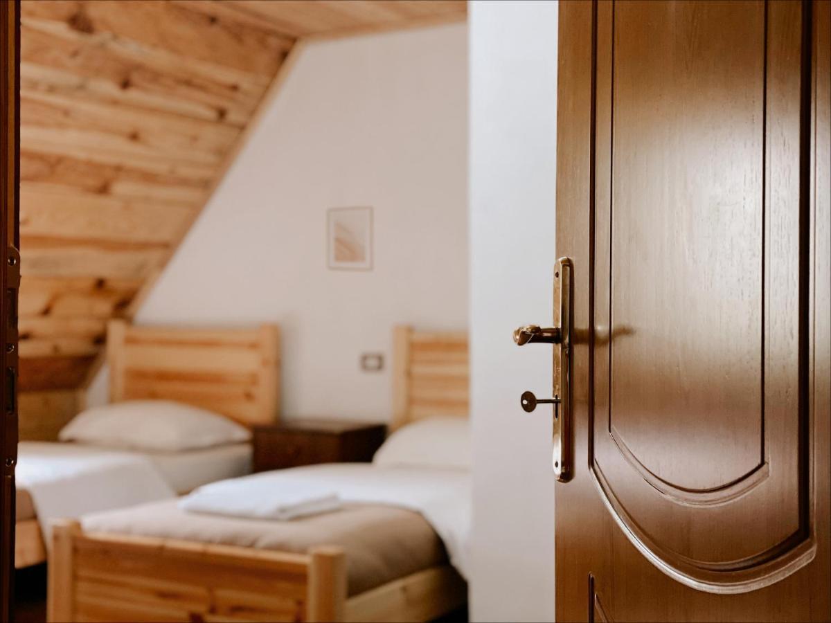 Guesthouse Pashko Theth Ngoại thất bức ảnh